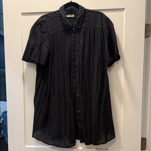 We The Free Black Short-Sleeve Button-Down Top